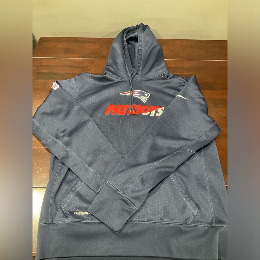 WOMANS LARGE‎ PATRIOTS HOODIE